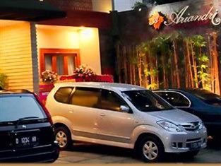 Ariandri Boutique Guesthouse Bandung Bagian luar foto